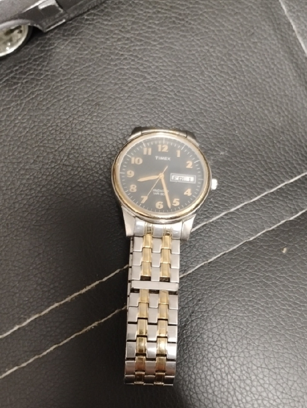 VINTAGE TIMEX CHARLES STREET (MODEL T26481) MENS WATCH NRMINT CONDITION